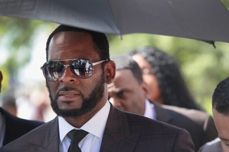 Kopf des Tages / Von der Bühne auf die Anklagebank: R. Kelly muss sich seit Mittwoch wegen sexuellen Missbrauchs vor Gericht verantworten