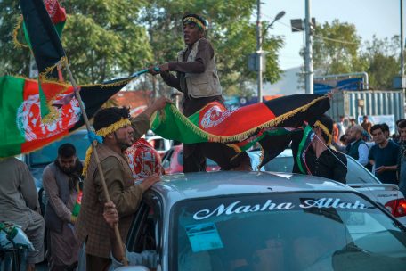  Ein Zeichen gegen die Taliban: Zur Feier des Unabh&auml;ngigkeitstages wurde in Kabul die afghanische Flagge entrollt