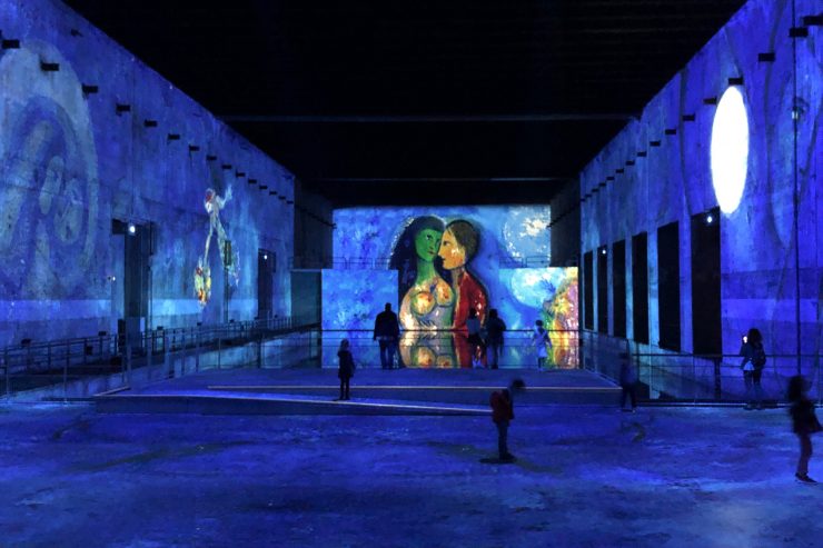 Digitaler Kunsttempel / „Bassins de Lumières“ in Bordeaux – Kunstwerke fluten alten Nazi-Bunker