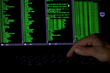 Das Geschäft boomt / Wie Cyber-Kriminelle öffentliche Einrichtungen und Unternehmen lahmlegen