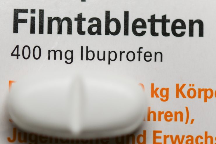 Ratgeber Tiergesundheit / Selbstmedikation? Ibuprofen für Hund oder Katze kann tödlich sein