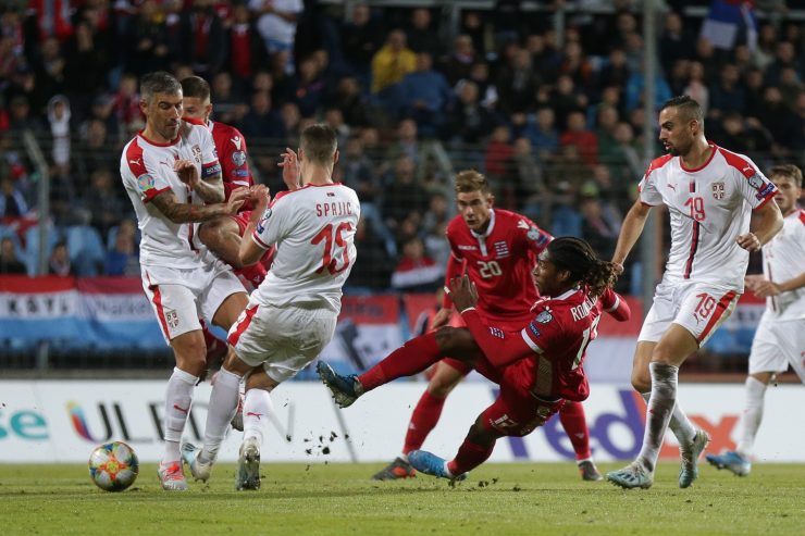 Luxemburgs Gegner Serbien / Dragan Stojković bringt Serbien trotz Führungskrise auf Touren