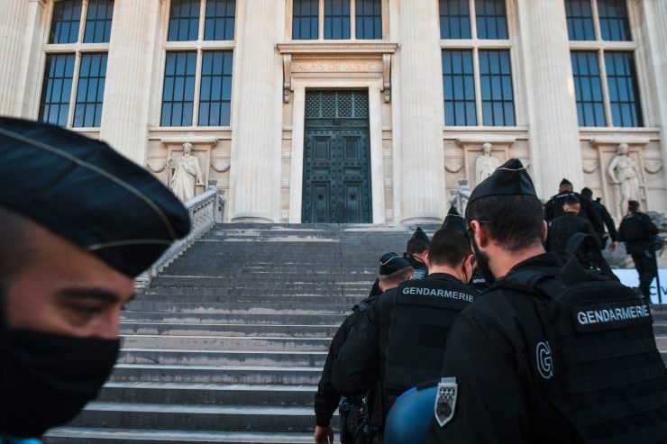 Paris / Zwei Tage dauert es, alle Ankläger aufzurufen: Prozess um Terroranschläge mit 130 Opfern beginnt