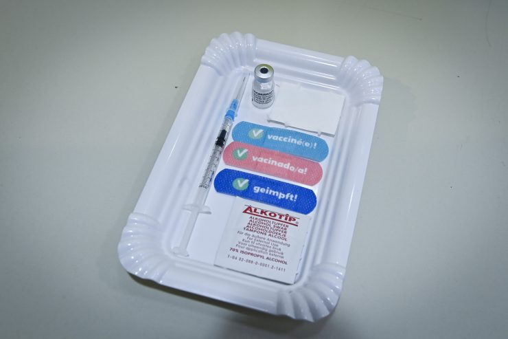 Corona-Wochenrückblick / Pandemiegeschehen nimmt zu – Auslandsreisen weiterhin häufigste Infektionsquelle