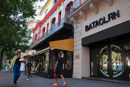 „C’est un fort symbole qu’on arrive à faire ce procès“, a déclaré à son arrivée Arthur Dénouveaux, rescapé du Bataclan