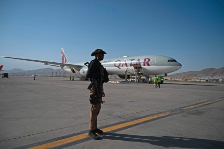 Afghanistan / Taliban erlauben mehr als 200 Menschen Ausreise