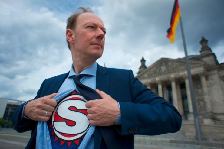 Satire-Politiker Martin Sonneborn im Interview / „Der Langweiligere gewinnt, so ist das in Deutschland“