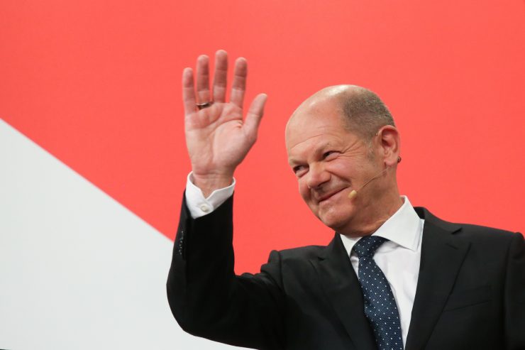Deutschland / Hochrechnung Bund: SPD vor Union – Laschet und Scholz wollen beide regieren