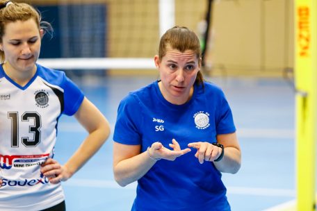 Volleyball / Allein auf weiter Flur: Sandra Goedert ist die einzige Trainerin in der Novotel League