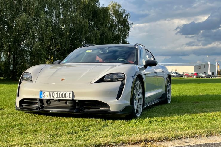 Fahrbericht / Der Porsche Taycan Turbo S Cross Turismo bietet die derzeit stärkste E-Mobilität auf dem Markt