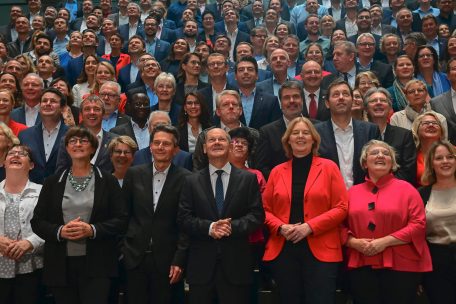 Deutschland / SPD und Union führen erstmals Gespräche in verschiedenen Formaten mit FDP und Grünen