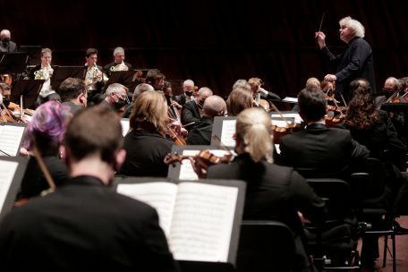 Alain spannt den Bogen / Zwei Top-Orchester trumpfen auf