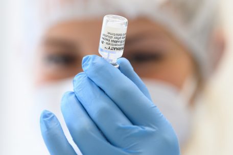 Booster-Shot / EMA genehmigt Auffrischungsimpfungen mit Biontech-Vakzin