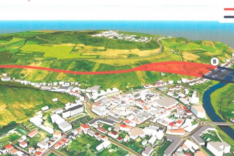 Die Diekircher Umgehungsstraße soll ab Fridhaff Richtung rue Clairefontaine in Diekirch geführt werden. Kurz hinter dem Fridhaff soll ein Tunnel durch den Herrenberg hindurch bis zur „Kléck“ (B) gebohrt werden und anschließend soll die Straße weiter nach Gilsdorf (C) führen. Gesamtlänge: Zwischen 2,2 und 2,5 Kilometer (je nach Streckenführung in Höhe von Punkt B), davon verlaufen 65-70% in Tunnels