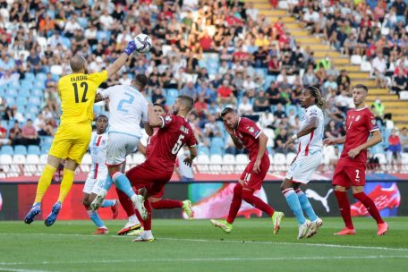 Fußball / WM-Qualifikation: Gegen Serbien führt der Weg der FLF-Auswahl über die „Basics“ 