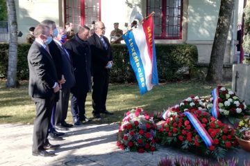 Eindrücke zum Nationalen Gedenktag  / Luxemburg nimmt sich einen Moment, um der Opfer des Nationalsozialismus zu gedenken