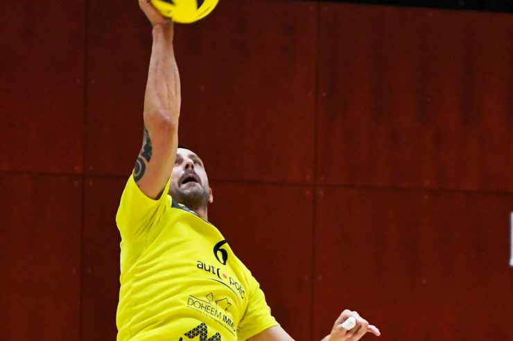 Volleyball / Strassen allein noch ohne Satzverlust, Bartringen nutzt Heimrecht