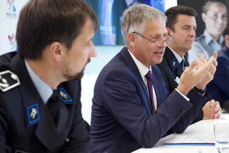 Freuen sich &uuml;ber den Erfolg der ersten Phase: Strategie-Direktor Alain Engelhardt, Polizeiminister Henri Kox und Generaldirektor Philippe Schrantz