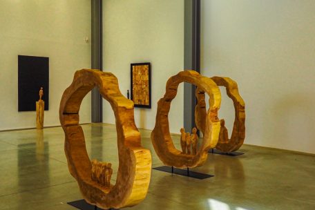 Kunst / Der Waldgeist: Laurent Turping stellt in der Galerie Schlassgoart in Esch aus