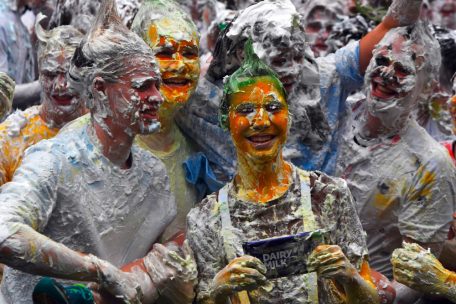 Stetig steigende Todeszahlen / In Großbritannien mahnen Wissenschaftler zu größerem Ernst im Kampf gegen die Corona-Pandemie