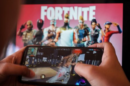 Fortnite hat sich innerhalb kürzester Zeit zu einem der populärsten Online-Shooter der Welt gemausert. Bei Turnieren können Spieler Millionengewinne einfahren.