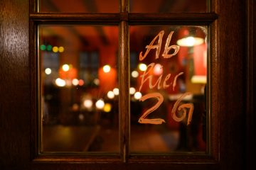 Deutschland / Ringen um Corona-Strategie – RKI für Absage von Großveranstaltungen