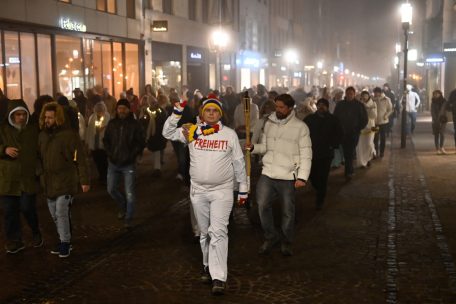 (Fast) ganz in Weiß: Als „Marche blanche“ inszenierte sich auch eine Protestbewegung, die nach Bekanntwerden der Verbrechen von Marc Dutroux und anderer Sexualstraftaten an Kindern in Belgien zum Kampf gegen Pädophilie aufrief