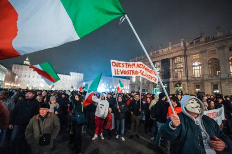 Italien / Militanter Widerstand gegen die Corona-Politik reißt nicht ab