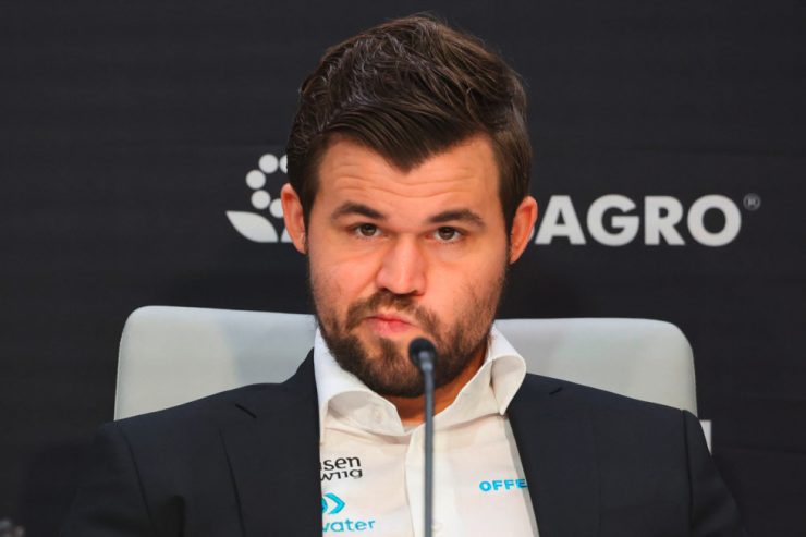 Schach / Kampf um die Krone in Dubai: „Nepo“ fordert König Carlsen