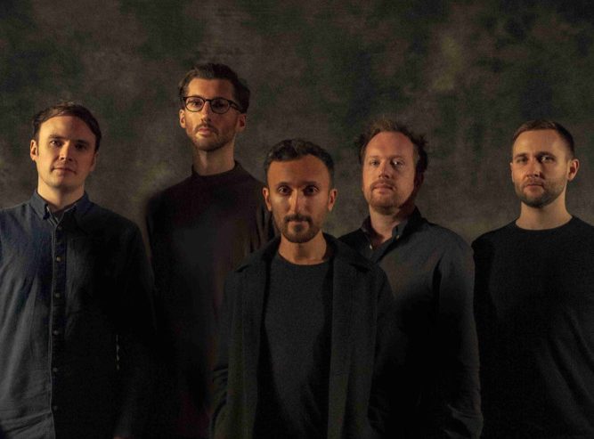 Musik / „Robert Smith kann man nichts abschlagen“: Maybeshewill über ihre neue Platte „No Feeling is Final“