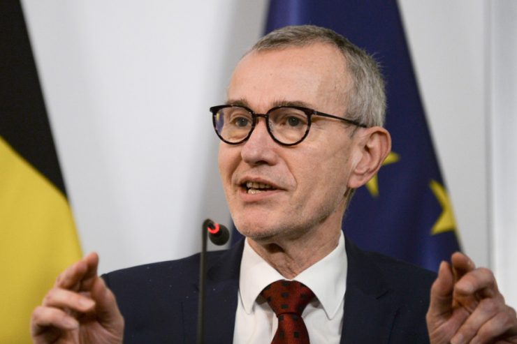 B.1.1.529 / Belgien registriert europaweit ersten Fall mit neuer Coronavirus-Variante