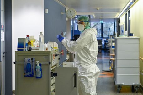 Nuno Domingues Oliveira ist seit einem Monat für die Corona-Abteilung auf der Normalstation zuständig