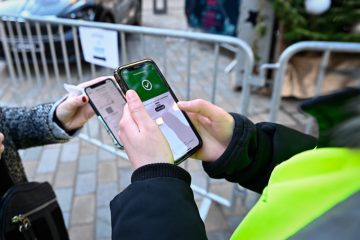 Aktualisierung / Aus für SpongeBob und Micky Maus: Covid-Check-App erkennt ab sofort ungültige Fantasie-Zertifikate