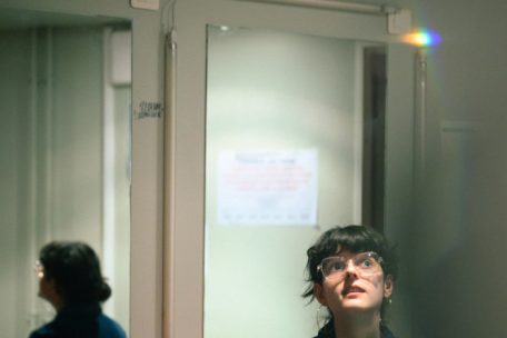 C&rsquo;est Karma im Pariser &bdquo;Trois Baudets&ldquo;