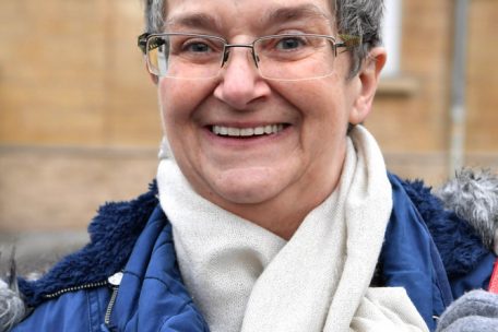 L&eacute;onie f&uuml;hlt sich wohl in unmittelbarer Nachbarschaft des Premierministers