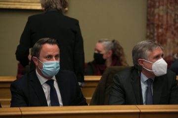 Ausschreitungen am Samstag / Debatte als Differenzausgleich: Politiker rufen zu Verzicht auf Gewalt und Hass auf