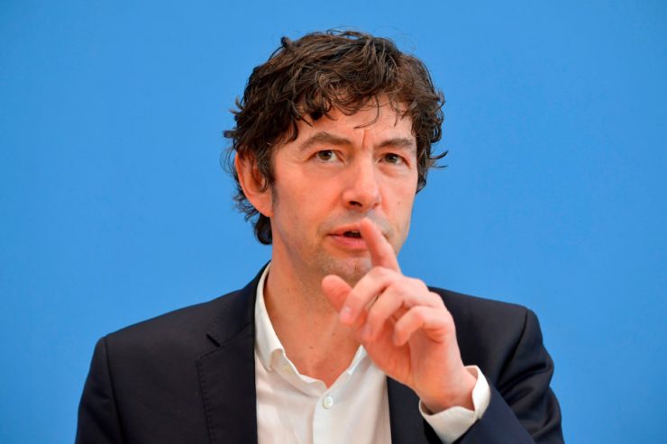 Virologe / Drosten warnt Ungeimpfte vor schweren Krankheitsverläufen durch Omikron-Variante