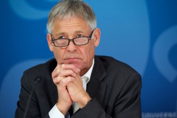 Donnerstag 11 Uhr / Kox beruft Pressekonferenz zu Covid-Demonstrationen ein