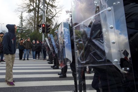 Corona-Proteste / Polizei: „Lage hat sich beruhigt“ – mehr als 20 Personen „aufgegriffen“