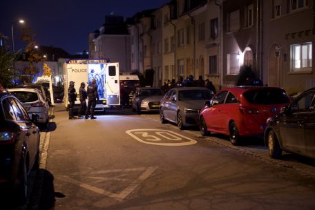 Beamte hatten sich auch in der N&auml;he des privaten Domizils von Premierminister Xavier Bettel postiert. Bis zu Redaktionsschluss blieb es in Bonneweg aber ruhig.