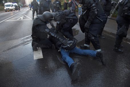 Etwas mehr als 20 Personen wurden bei den Ausschreitungen aufgegriffen