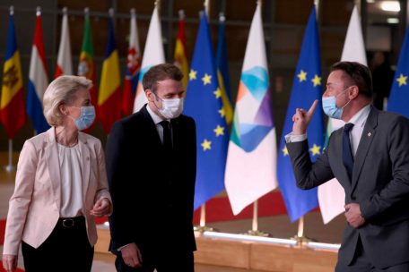 Gipfelmarathon in Brüssel / Die 27 EU-Staaten diskutieren über die Pandemie und Russland