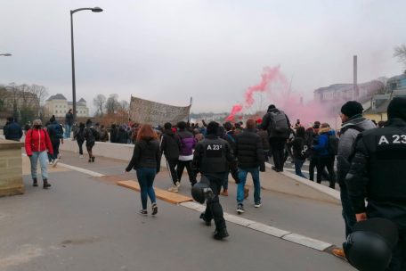 Protestzug vom Bahnhof in Richtung Glacis