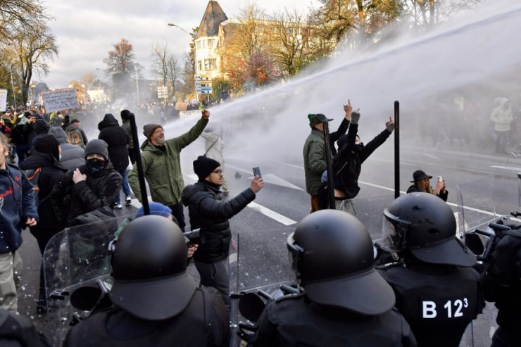 Editorial / Die Proteste gehen weiter – doch wir dürfen nicht nur den Schwurblern zuhören