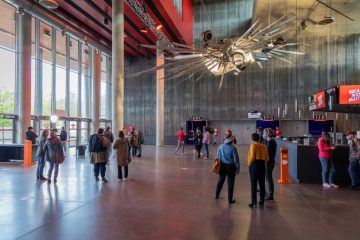 Da waren’s nur noch zwei / Wie der Kulturbetrieb das erste Wochenende unter 2G-Bedingungen erlebt hat