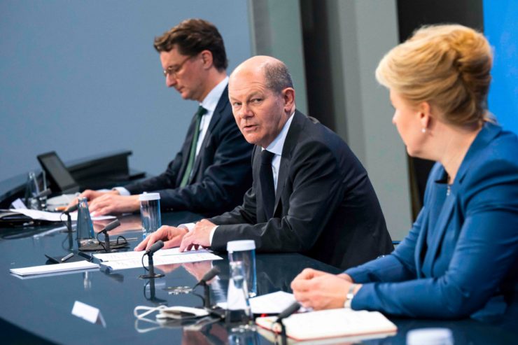 Deutschland / Bund und Länder geraten wegen Omikron unter Handlungsdruck