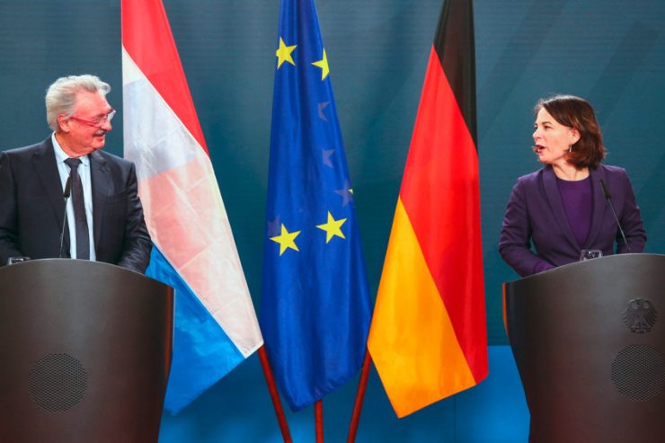 Diplomatie / Annalena Baerbock empfängt mit Jean Asselborn ihren ersten Gast