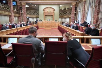 Covid-Gesetz / Chamber stimmt für neue Maßnahmen – CSV fordert allgemeine Impfpflicht