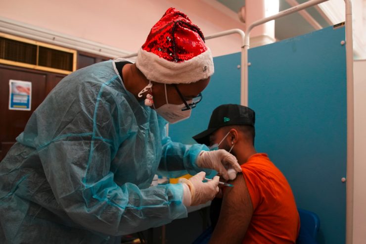 Deutschland / Regierung will nun bis Ende Januar 80-Prozent-Impfquote erreichen