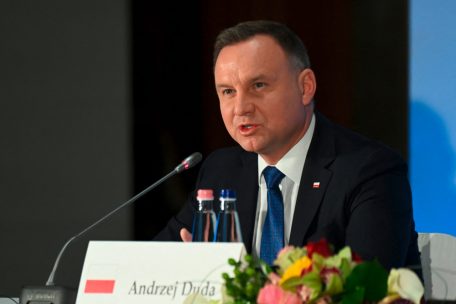 Polen / Präsident Duda legt Veto gegen umstrittenes Mediengesetz ein